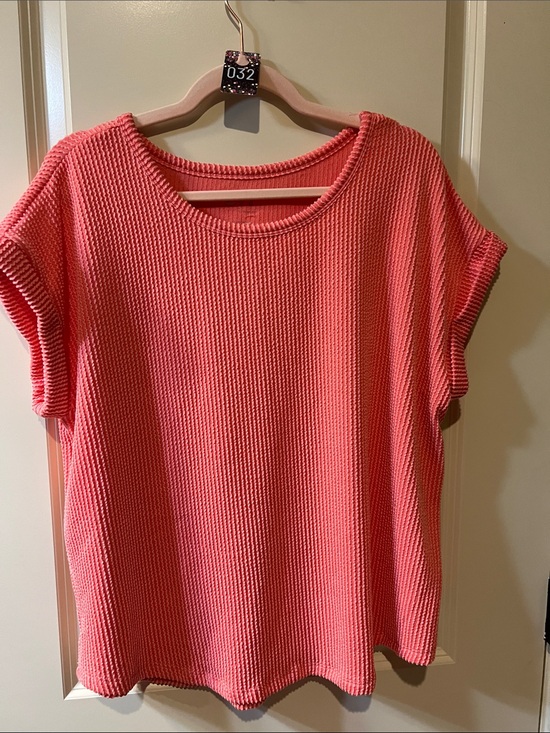 24/7 Tops - Textured Short-Sleeve Tunic Top in Coral Pink H032